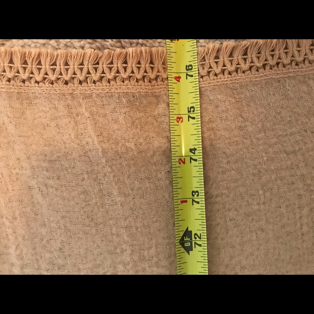(2) Scarves/Wraps - Picture 8 of 11